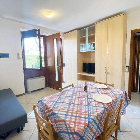 Apartment With Garden And Grill - Green Residence Sirmione Desenzano del Garda Exteriör bild