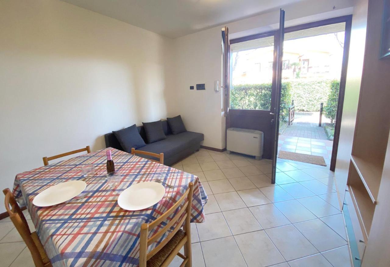 Apartment With Garden And Grill - Green Residence Sirmione Desenzano del Garda Exteriör bild