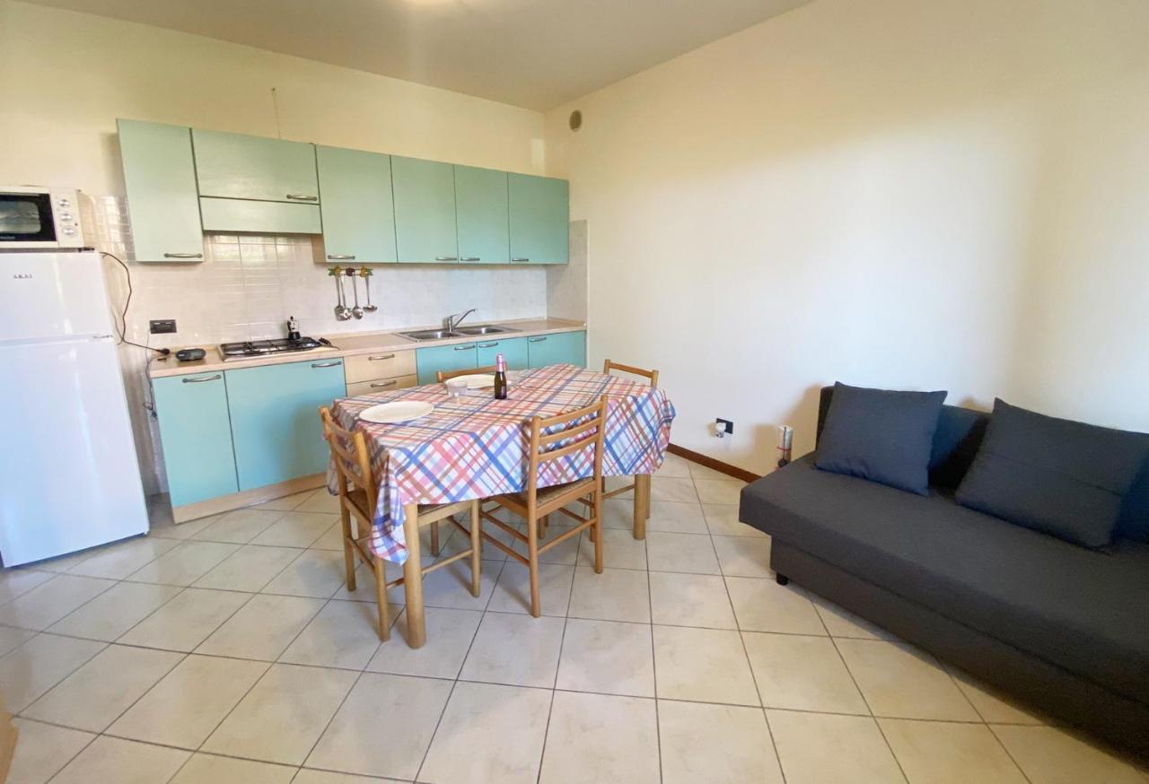 Apartment With Garden And Grill - Green Residence Sirmione Desenzano del Garda Exteriör bild