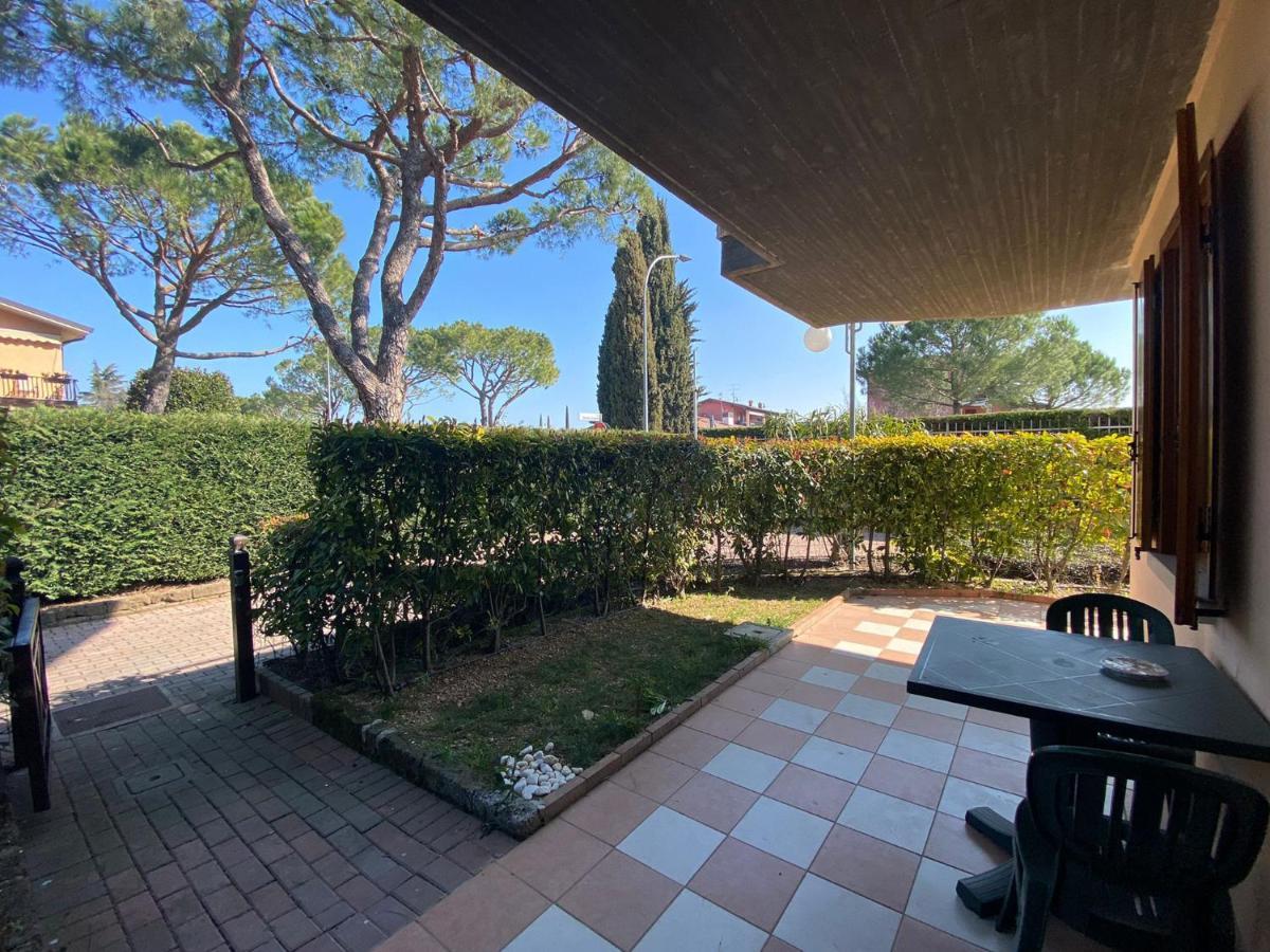 Apartment With Garden And Grill - Green Residence Sirmione Desenzano del Garda Exteriör bild