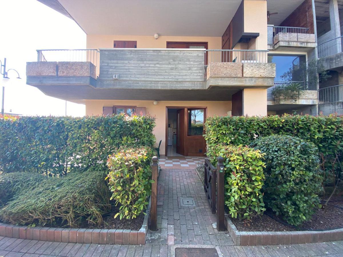 Apartment With Garden And Grill - Green Residence Sirmione Desenzano del Garda Exteriör bild