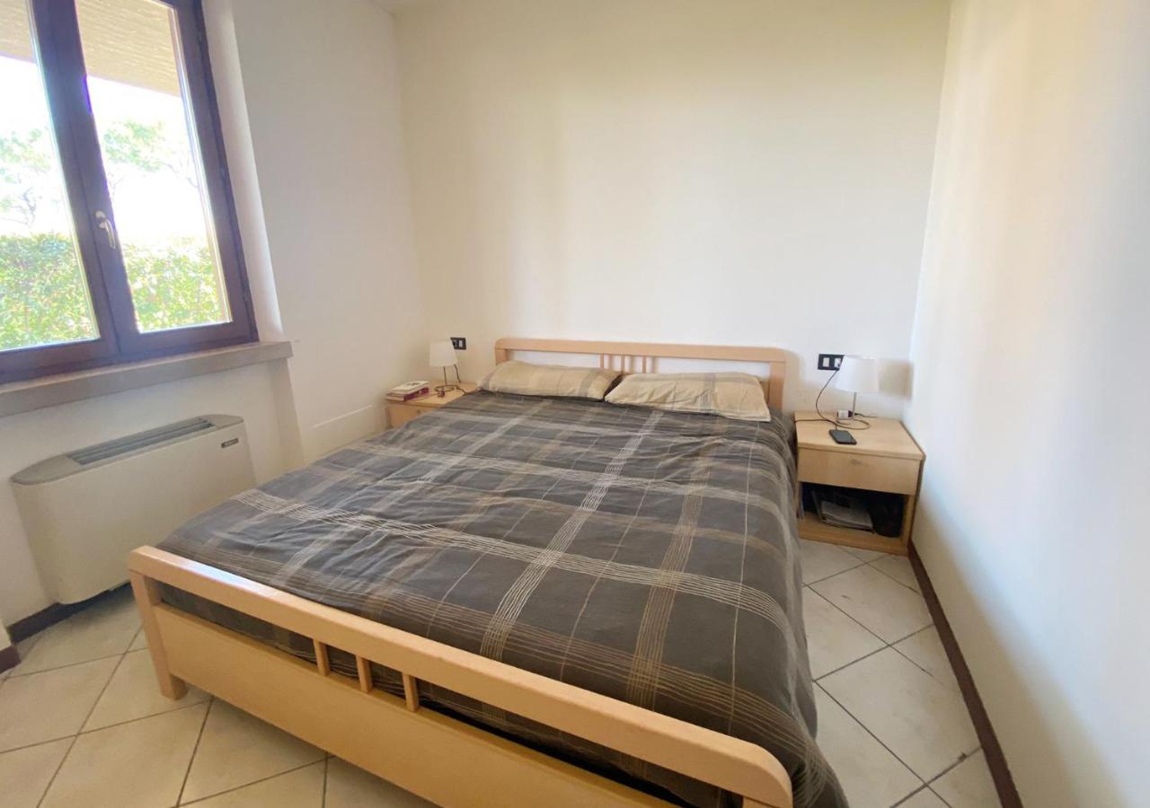 Apartment With Garden And Grill - Green Residence Sirmione Desenzano del Garda Exteriör bild