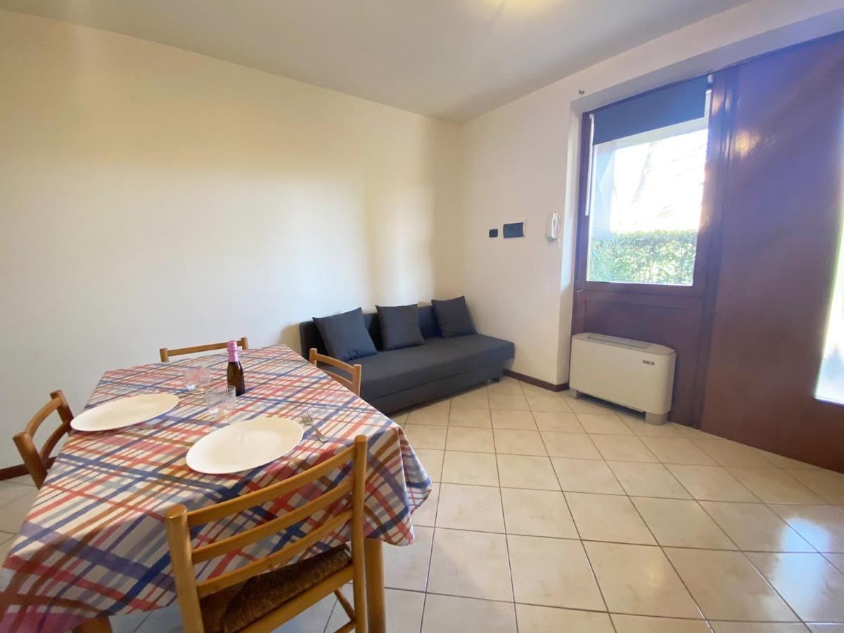 Apartment With Garden And Grill - Green Residence Sirmione Desenzano del Garda Exteriör bild