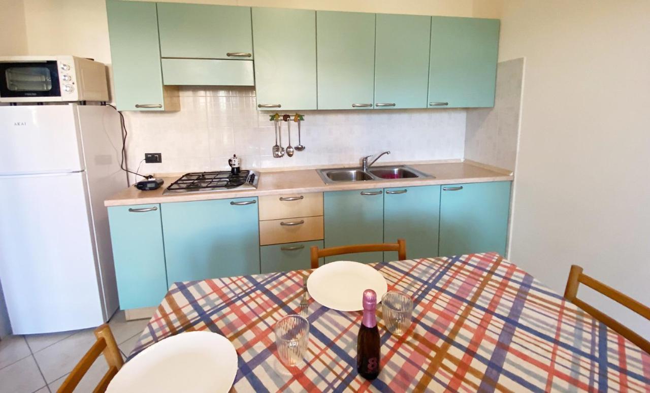 Apartment With Garden And Grill - Green Residence Sirmione Desenzano del Garda Exteriör bild