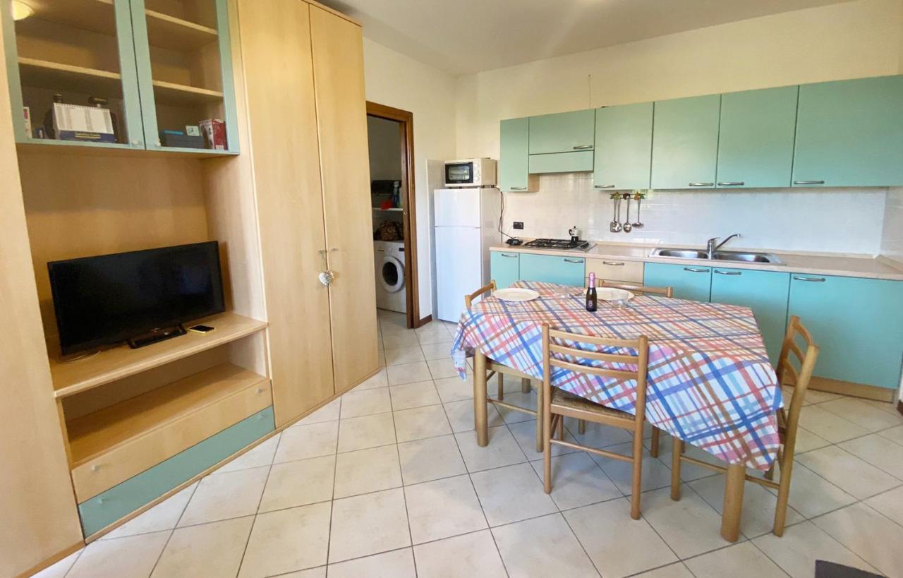 Apartment With Garden And Grill - Green Residence Sirmione Desenzano del Garda Exteriör bild